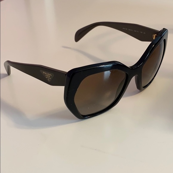 Sunglasses - Picture 3 of 7